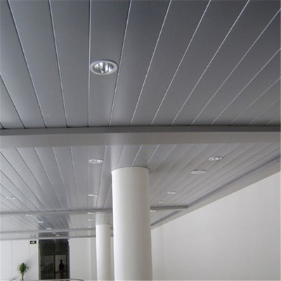 Le plafond en aluminium C en aluminium en métal de conception de plafond d'aéroport forment des plafonds de bande