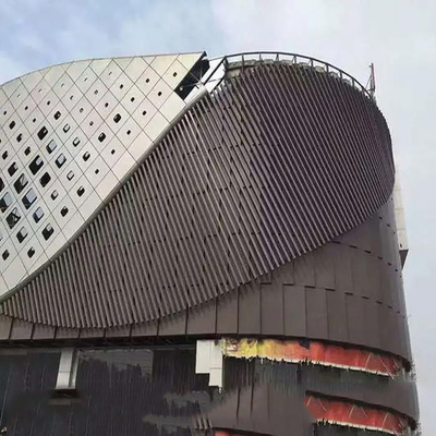 rideau en aluminium en revêtement de mur de façades de bâtiment en métal de cloison de vague de 6000mm