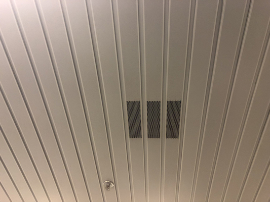 Le plafond haut de planche de la bande 15mm de G couvre de tuiles 0.5mm-0.9mm pour le centre commercial