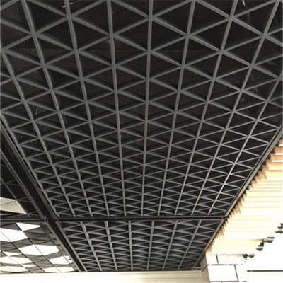 le plafond ouvert des cellules 200x200x200 couvre de tuiles corrosion en aluminium de triangle l'anti