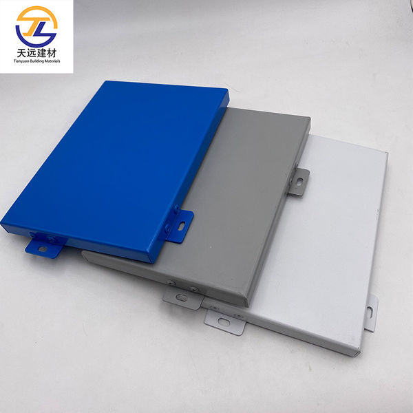tuile en aluminium