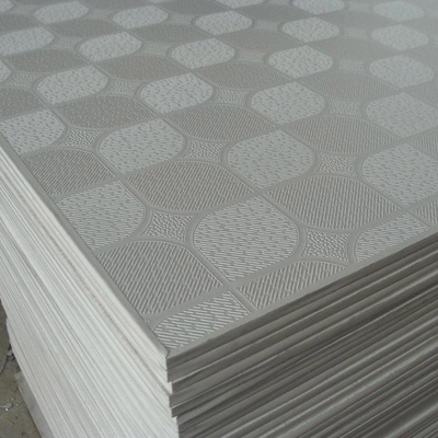 le plafond de gypse de PVC de panneau de gypse de la plaque de plâtre 603x603 couvre de tuiles 7-12mm