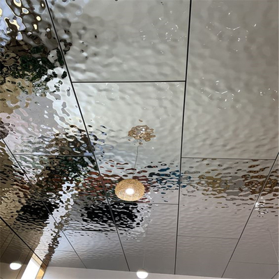 Le plafond inoxydable d'ondulation de l'eau couvre de tuiles le revêtement 0.4mm décoratifs de mur