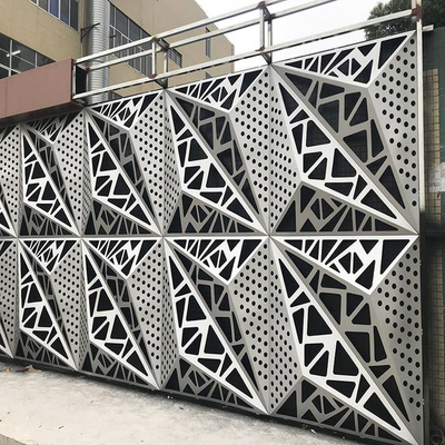 Le laser en aluminium de la façade 3D a coupé le modèle adapté aux besoins du client de panneaux de mur en métal