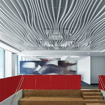 La vague de conception de plafond en métal déroute les cloisons acoustiques de plafond