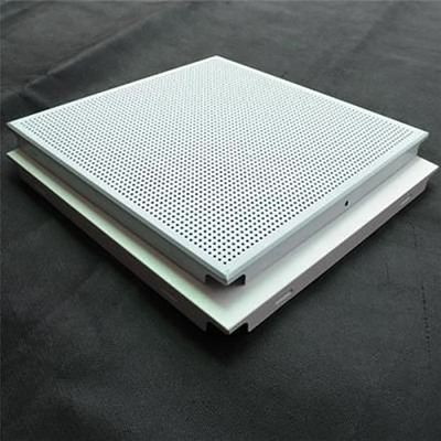 Revêtement en aluminium perforé de PE des panneaux de plafond 500x500mm