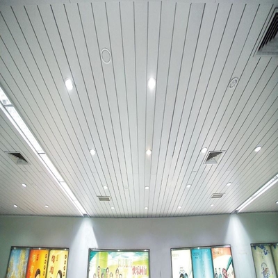 Le bon plafond en métal de résistance à l'usure couvre de tuiles le plafond en aluminium de bande de C