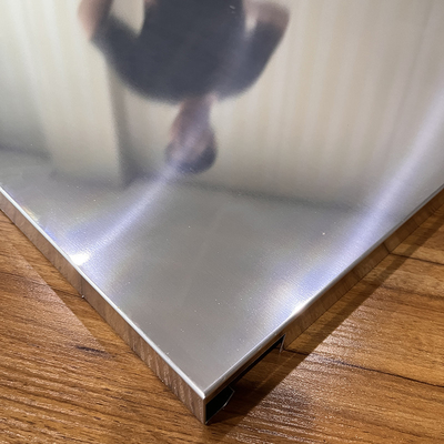 crochet en aluminium de moitié de miroir d'Aodnized de plafond en aluminium en métal de perforation de plafond en métal de 600x600mm sur le panneau