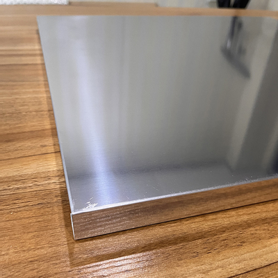 crochet en aluminium de moitié de miroir d'Aodnized de plafond en aluminium en métal de perforation de plafond en métal de 600x600mm sur le panneau