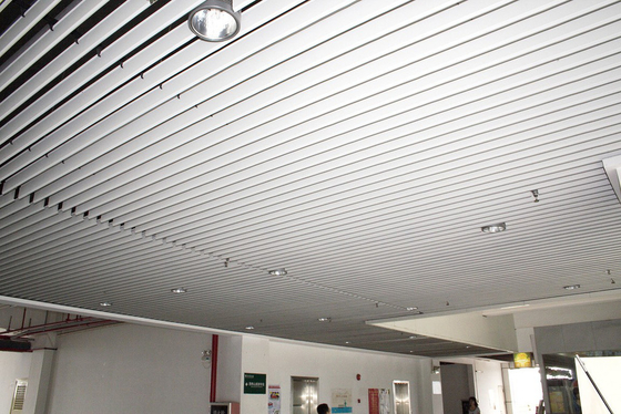 épaisseur en aluminium de l'écran 0.5mm du plafond B en métal de 200x3000mm