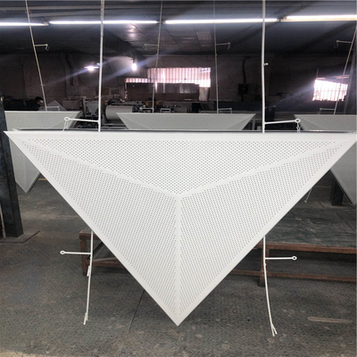 agrafe en aluminium de plafond en métal de 1200x1200x1200mm dans le plafond de triangle en métal 3D