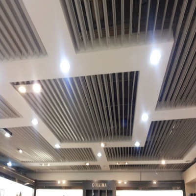 Type en aluminium étanche à l'humidité longueur du plafond A en métal de l'écran 3000mm