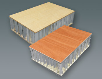 Épaisseur 1500x2000mm en aluminium imperméable du panneau 0.7mm de nid d'abeilles