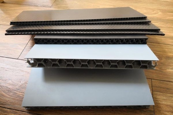 Épaisseur 1500x2000mm en aluminium imperméable du panneau 0.7mm de nid d'abeilles