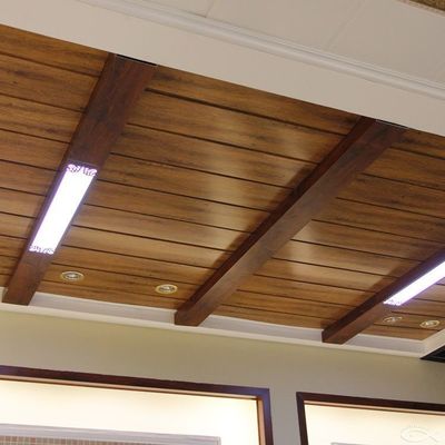Panneaux à bande H en aluminium pour plafond métallique personnalisés disponibles en plusieurs tailles pour des solutions intérieures sur mesure