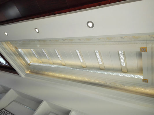 Panneaux à bande H en aluminium pour plafond métallique personnalisés disponibles en plusieurs tailles pour des solutions intérieures sur mesure
