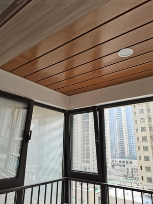 Panneaux à bande H en aluminium pour plafond métallique personnalisés disponibles en plusieurs tailles pour des solutions intérieures sur mesure