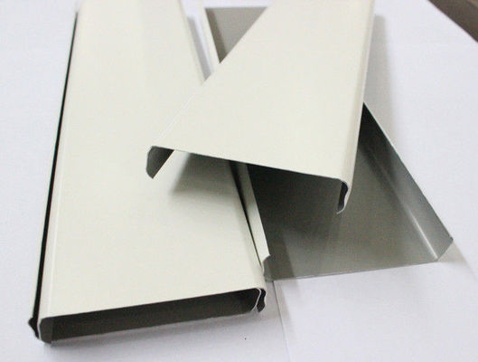 plafond en aluminium en métal de 85mm pour le panneau de plafond en aluminium de bande de la piscine U