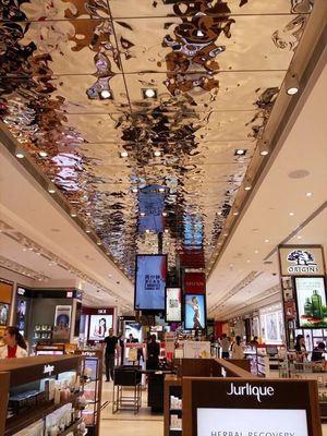 le plafond en aluminium en métal 603x603 a perforé les panneaux de plafond en aluminium