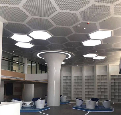 462x462x462x462x462x462 Plafond métallique en aluminium perforé Carreaux de plafond hexagonaux de couleur blanche