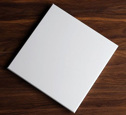 agrafe ultra micro en aluminium de perforation de plafond en métal 300x1200 dans le plafond