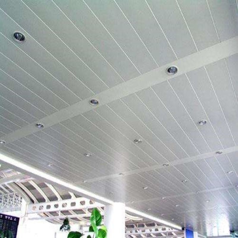 Largeur en aluminium du plafond 600mm en métal de bande de S ignifuge pour le centre commercial