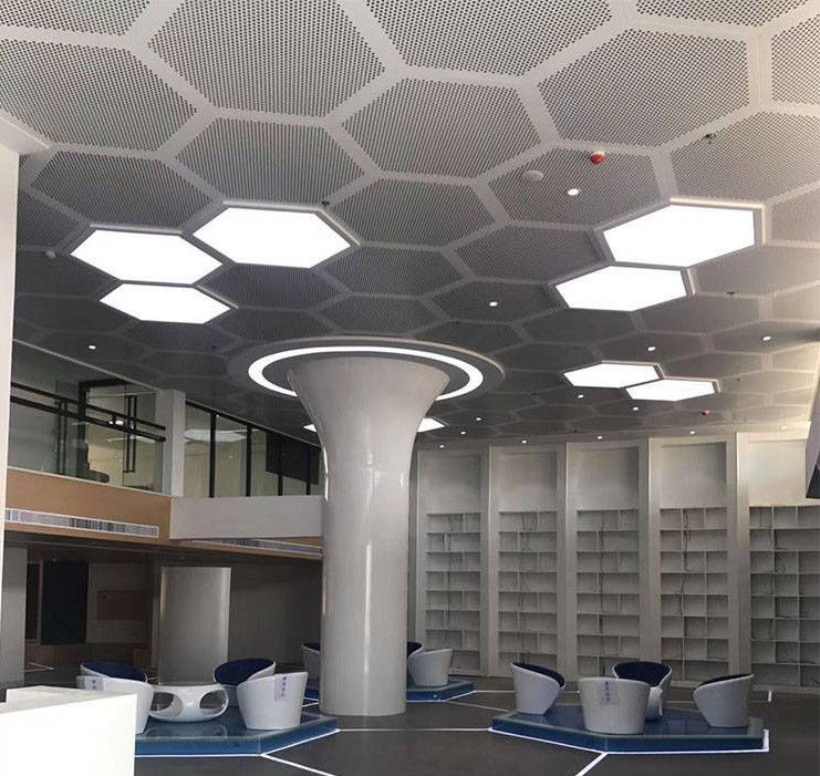 462x462x462x462x462x462 Plafond métallique en aluminium perforé Carreaux de plafond hexagonaux de couleur blanche